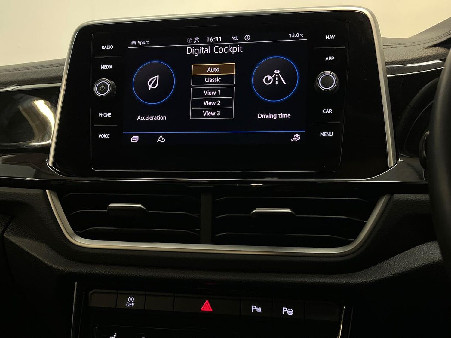 Used Volkswagen T-Roc 2024 for sale - 76134264: Photo 37