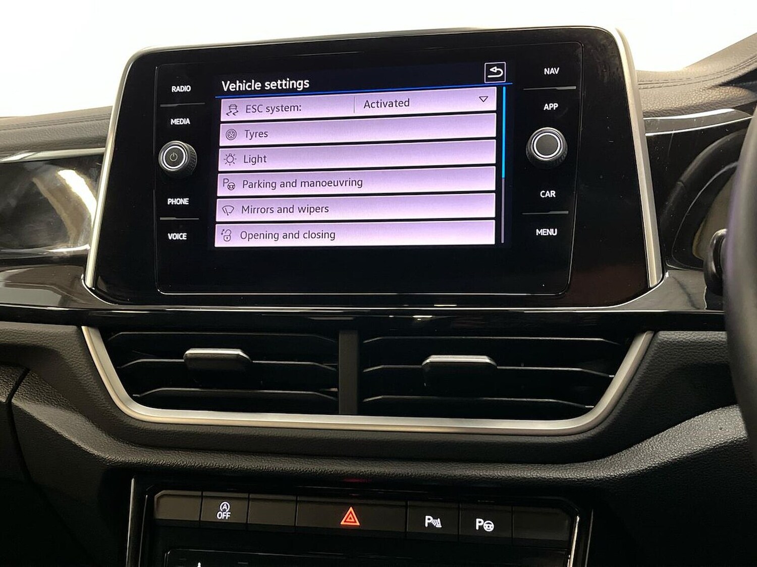 Used Volkswagen T-Roc 2024 for sale - 76134264: Photo 38