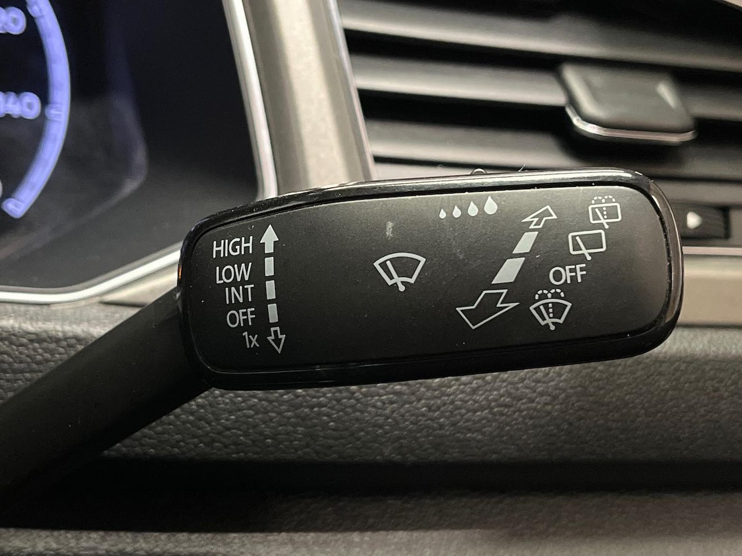 Used Volkswagen T-Roc 2020 for sale - 78195863: Photo 28