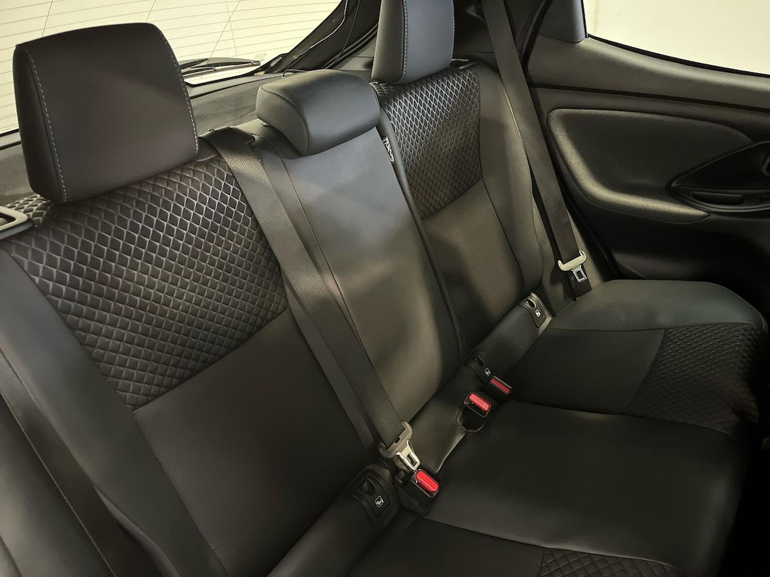 Used Toyota Yaris 2022 for sale - 76275132: Photo 16