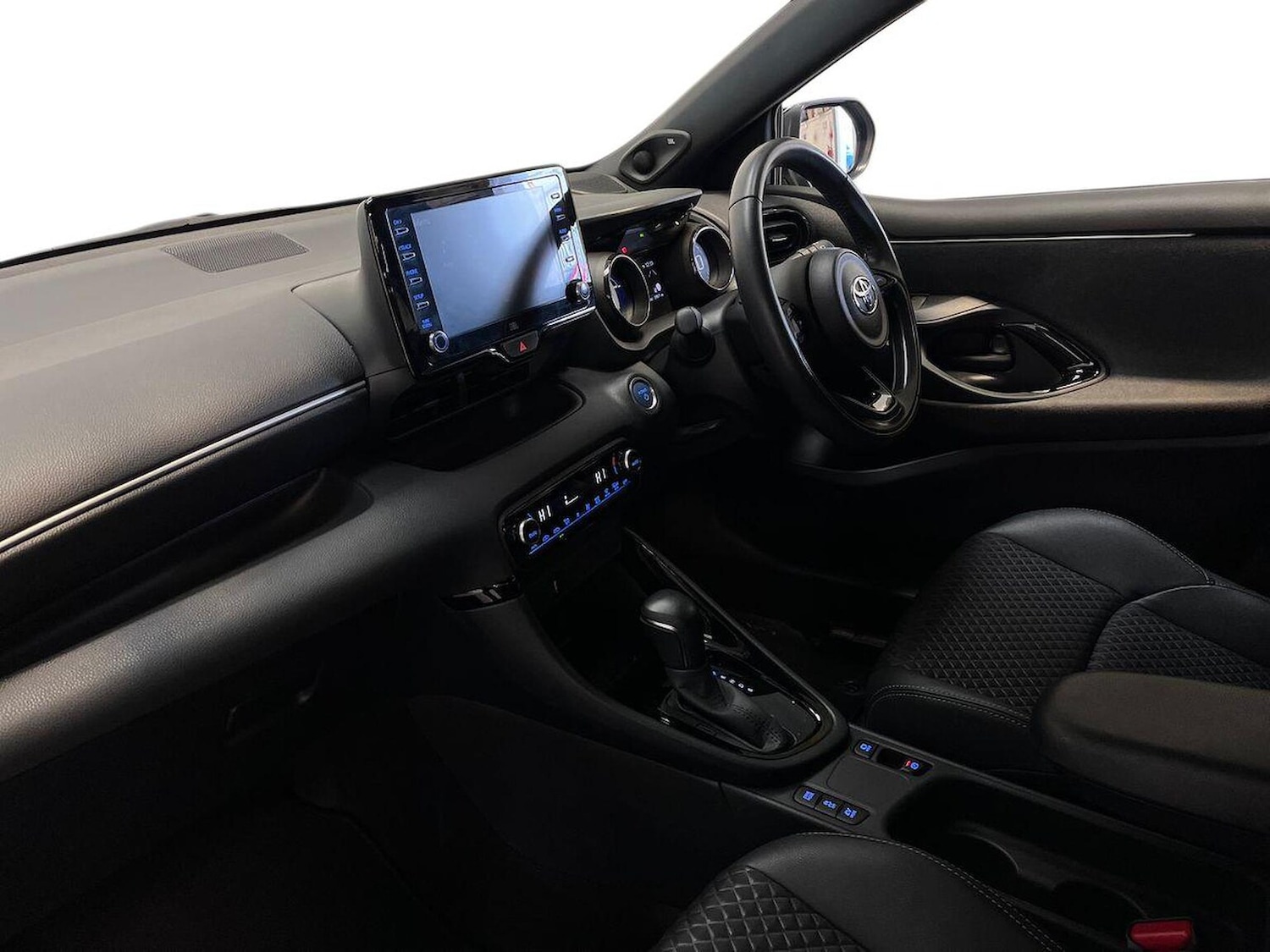 Used Toyota Yaris 2022 for sale - 76275132: Photo 7