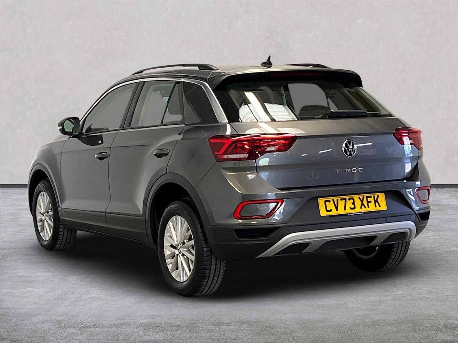 Used Volkswagen T-Roc 2023 for sale - 76047725: Photo 2
