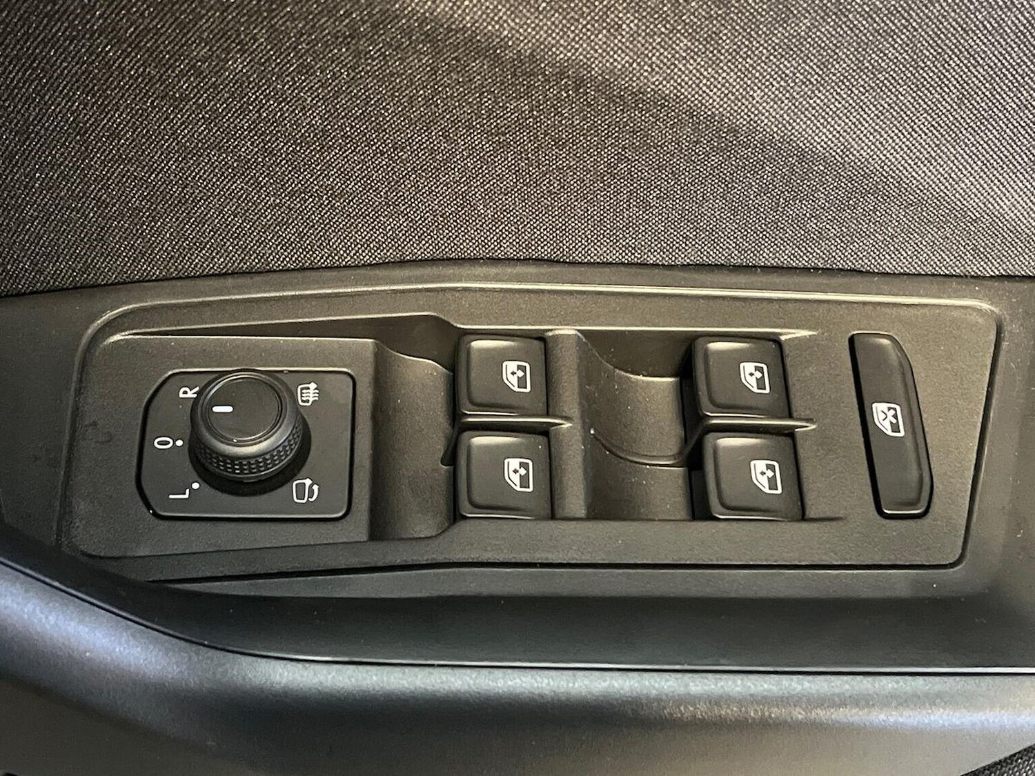 Used Volkswagen T-Roc 2023 for sale - 76047725: Photo 21