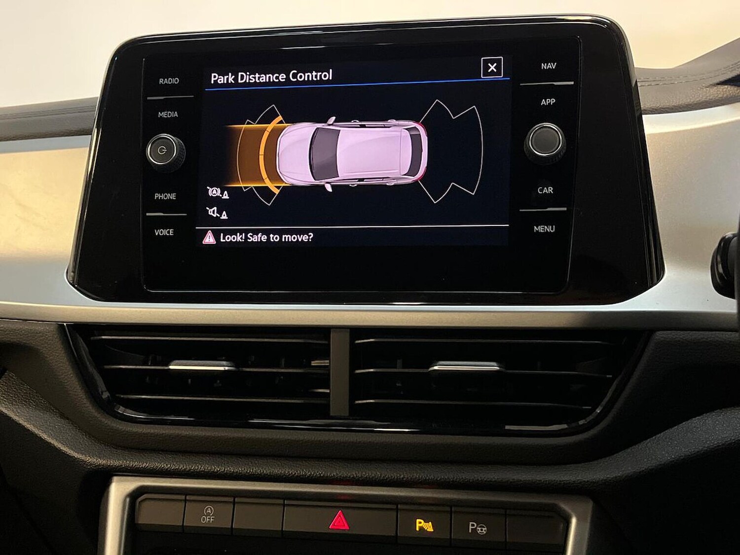 Used Volkswagen T-Roc 2023 for sale - 76047725: Photo 23