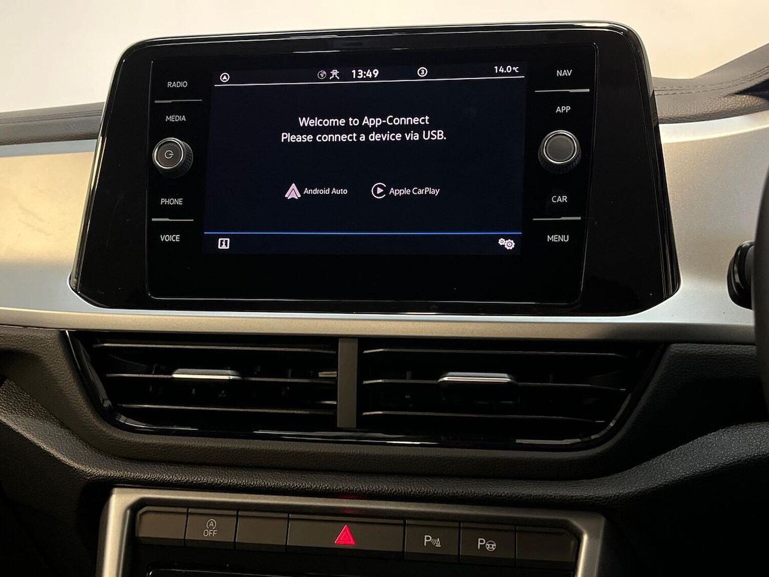 Used Volkswagen T-Roc 2023 for sale - 76047725: Photo 25