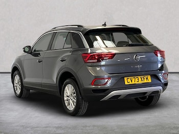 Used Volkswagen T-Roc 2023 for sale - 76047725: Photo 2