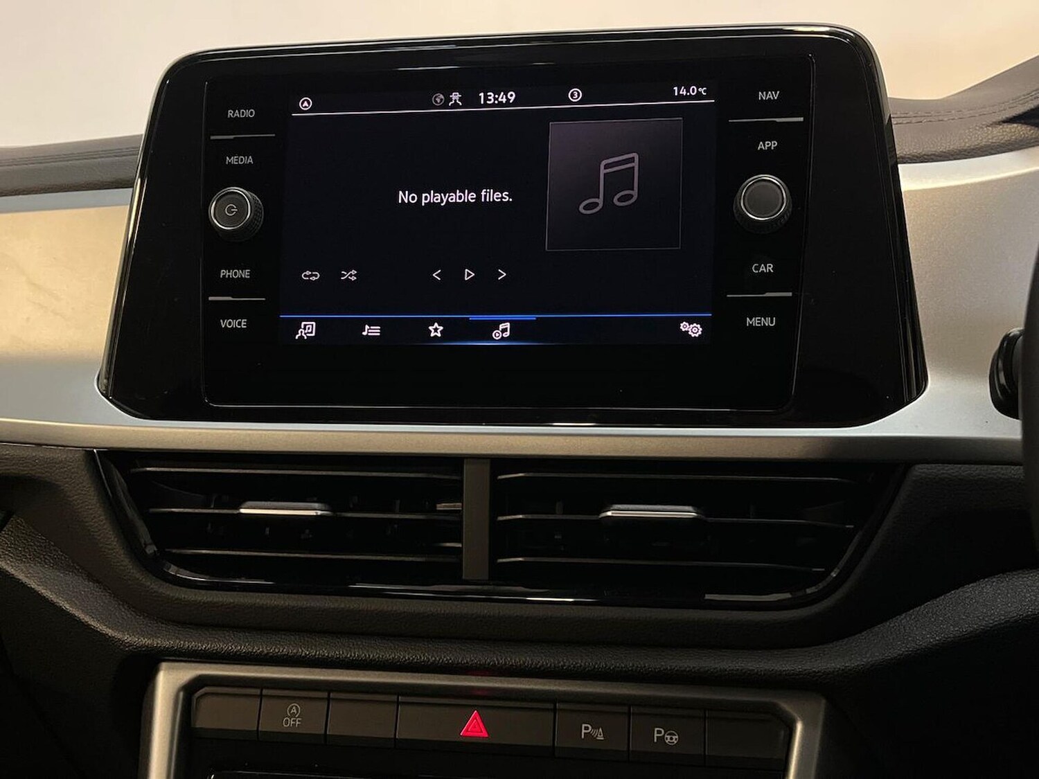 Used Volkswagen T-Roc 2023 for sale - 76047725: Photo 31