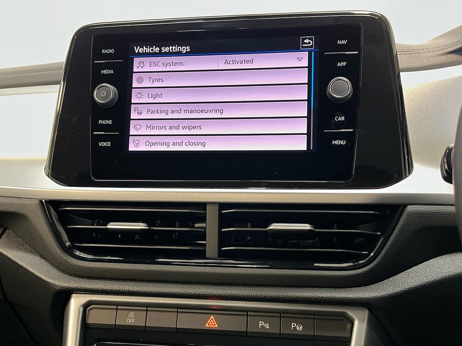 Used Volkswagen T-Roc 2023 for sale - 76047725: Photo 35