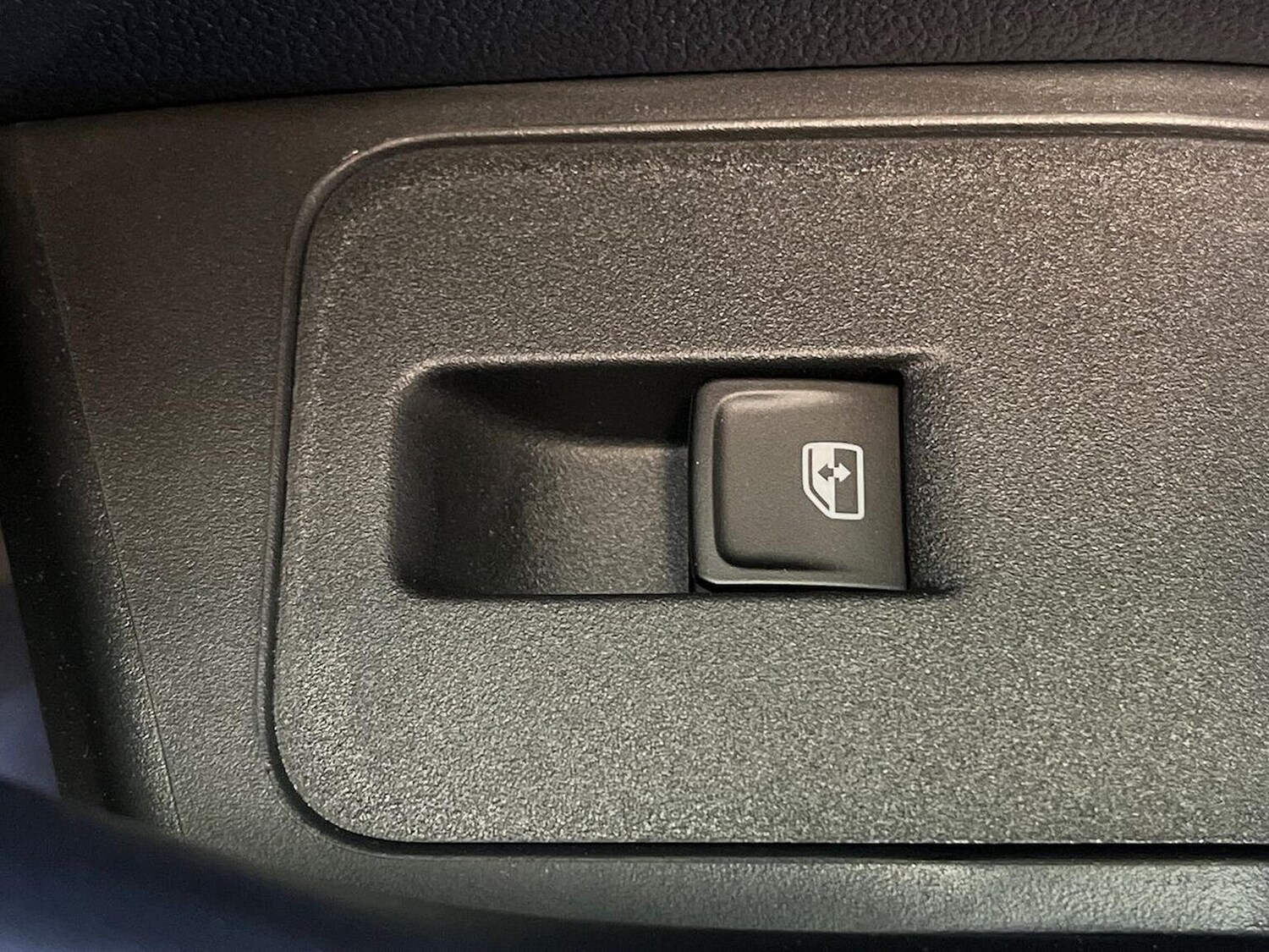 Used Volkswagen T-Roc 2023 for sale - 76047725: Photo 39