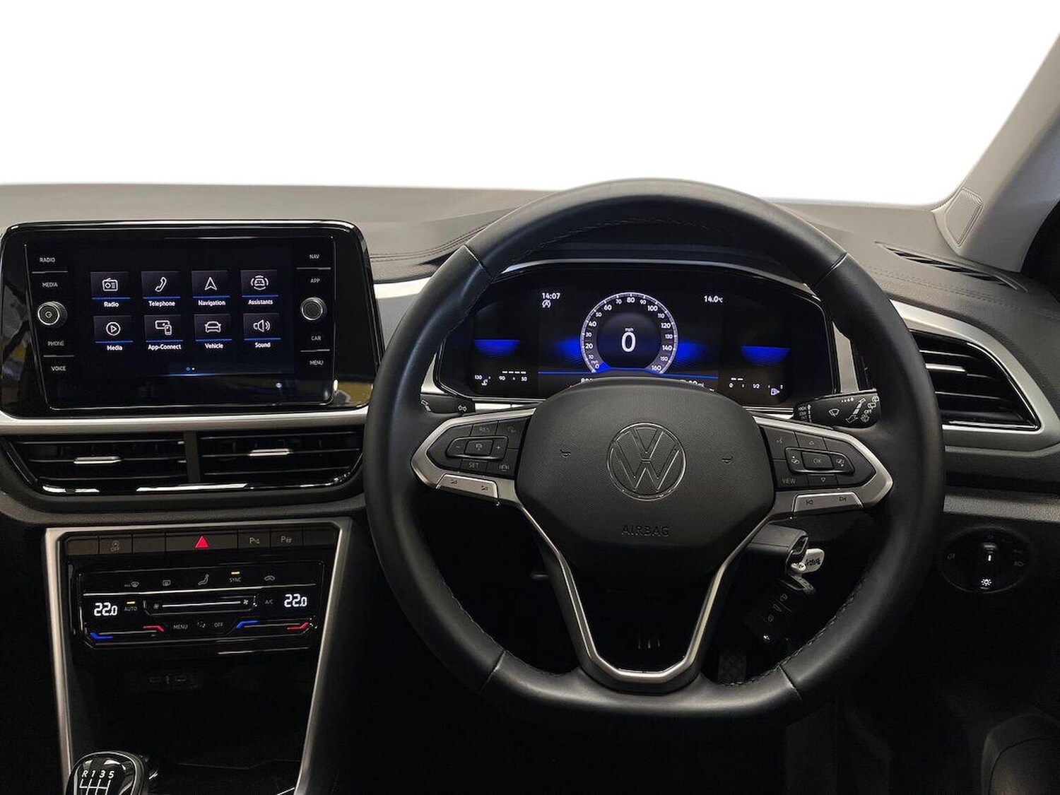 Used Volkswagen T-Roc 2023 for sale - 76047725: Photo 9