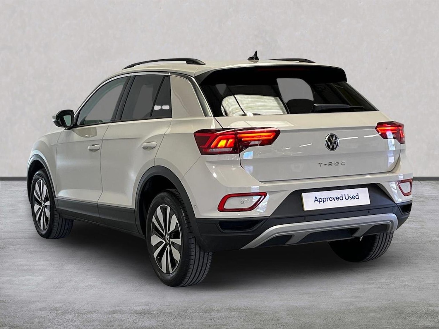 Used Volkswagen T-Roc 2024 for sale - 78195875: Photo 2