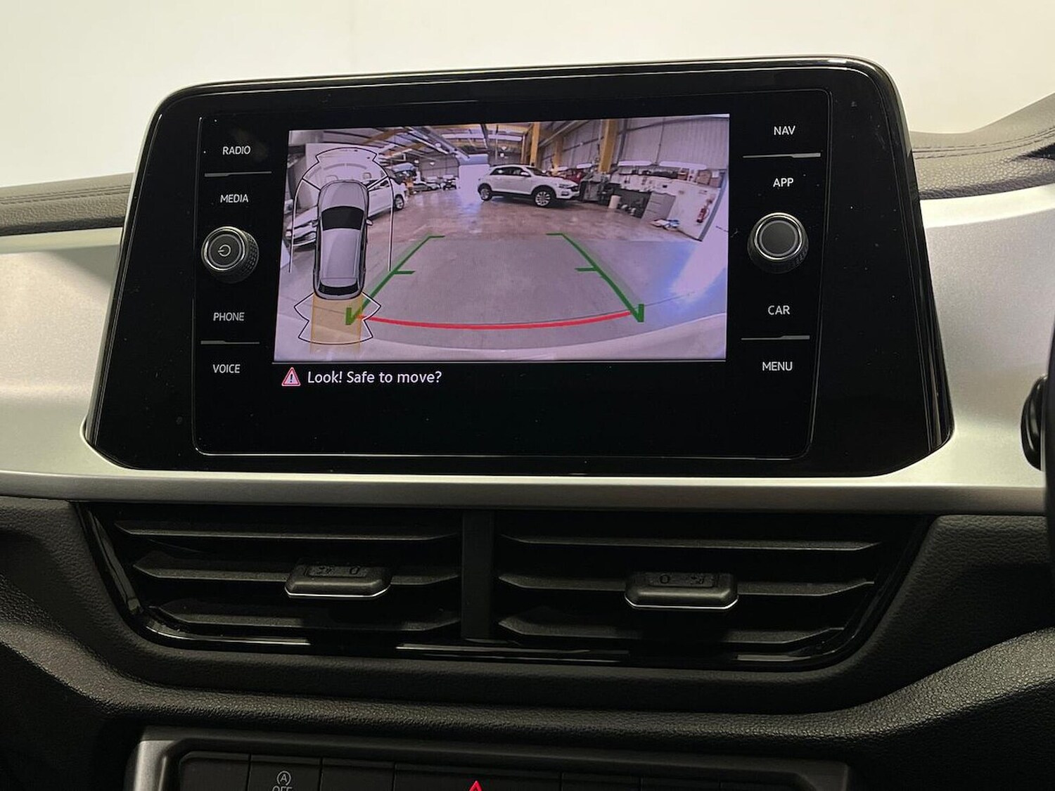 Used Volkswagen T-Roc 2024 for sale - 78195875: Photo 23