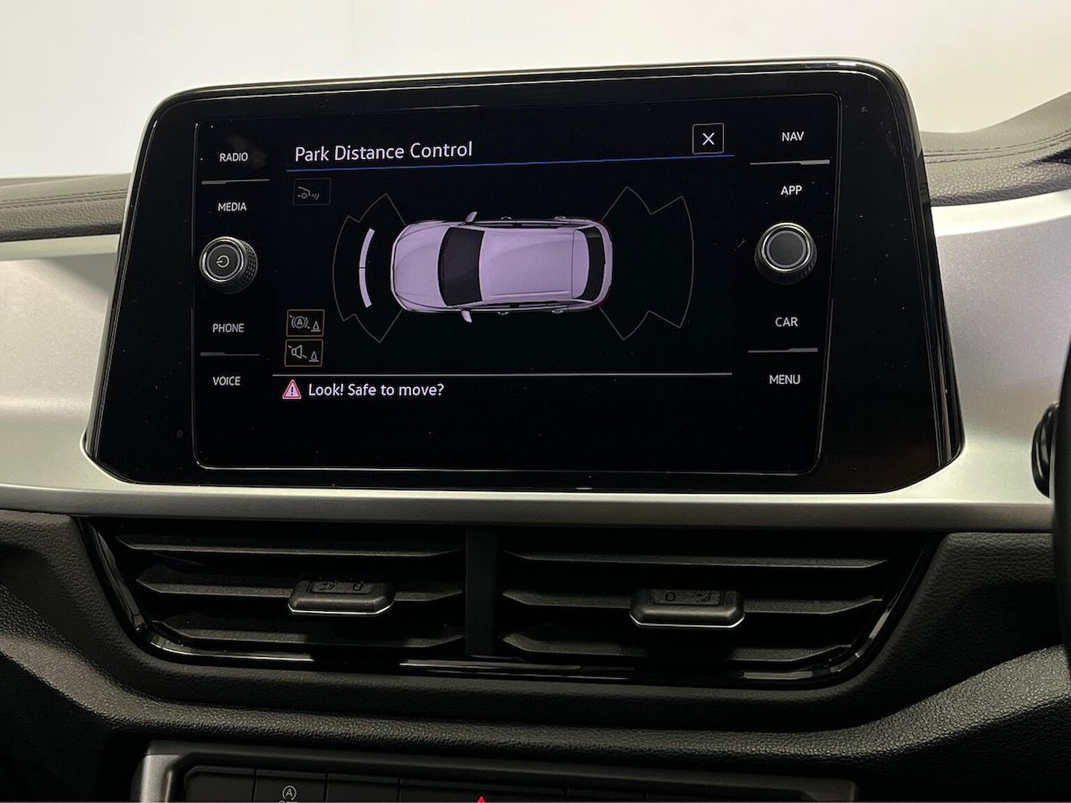 Used Volkswagen T-Roc 2024 for sale - 78195875: Photo 24