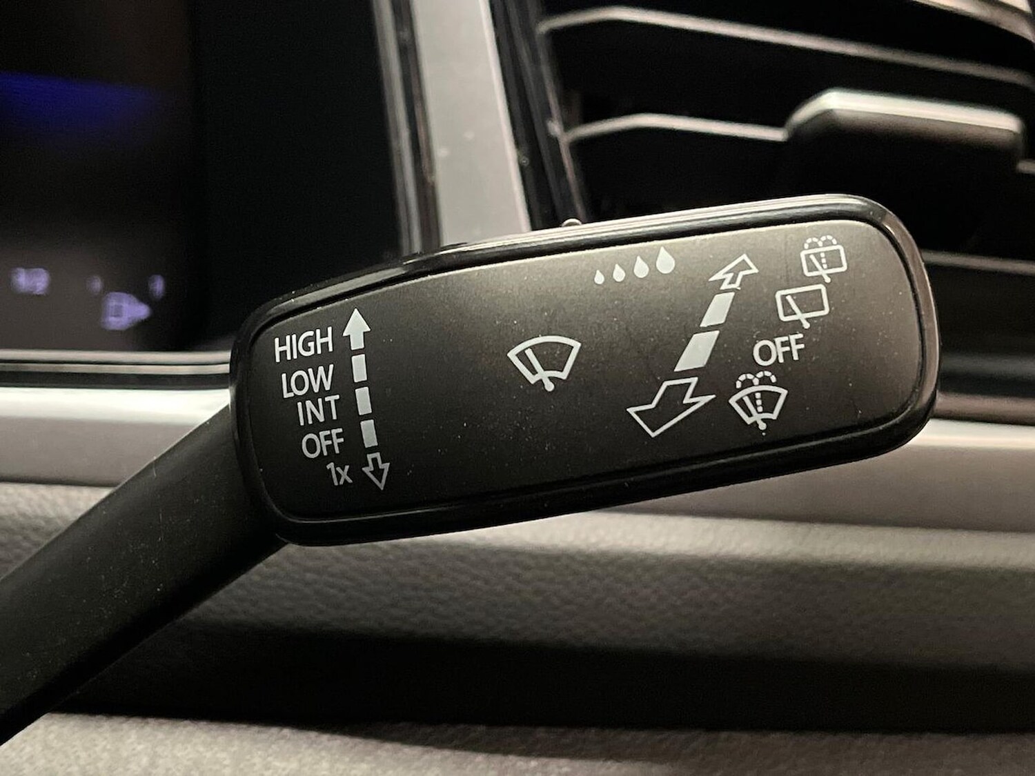 Used Volkswagen T-Roc 2024 for sale - 78195875: Photo 28