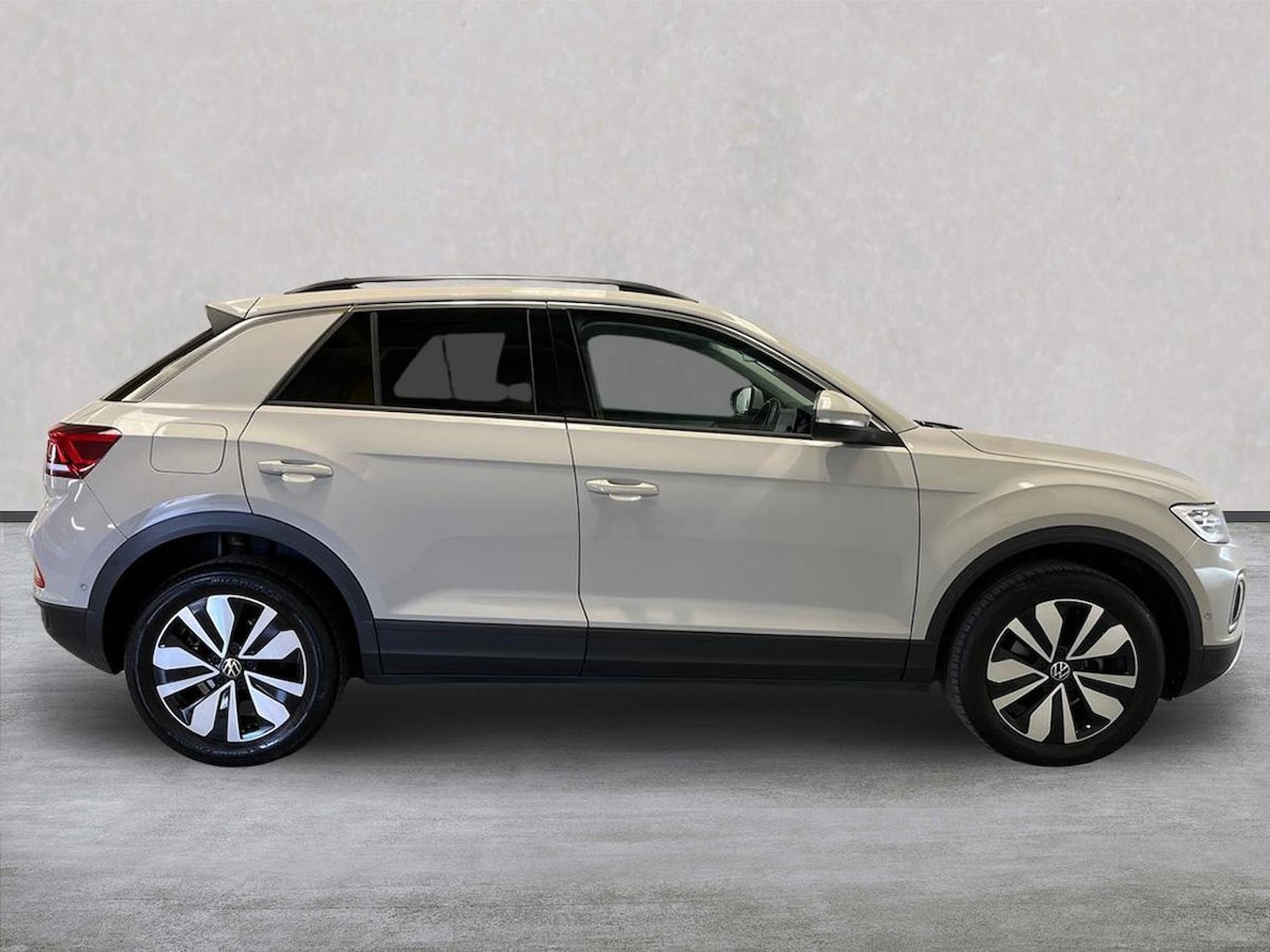 Used Volkswagen T-Roc 2024 for sale - 78195875: Photo 3