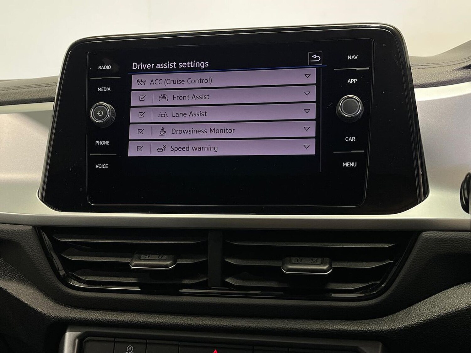 Used Volkswagen T-Roc 2024 for sale - 78195875: Photo 32