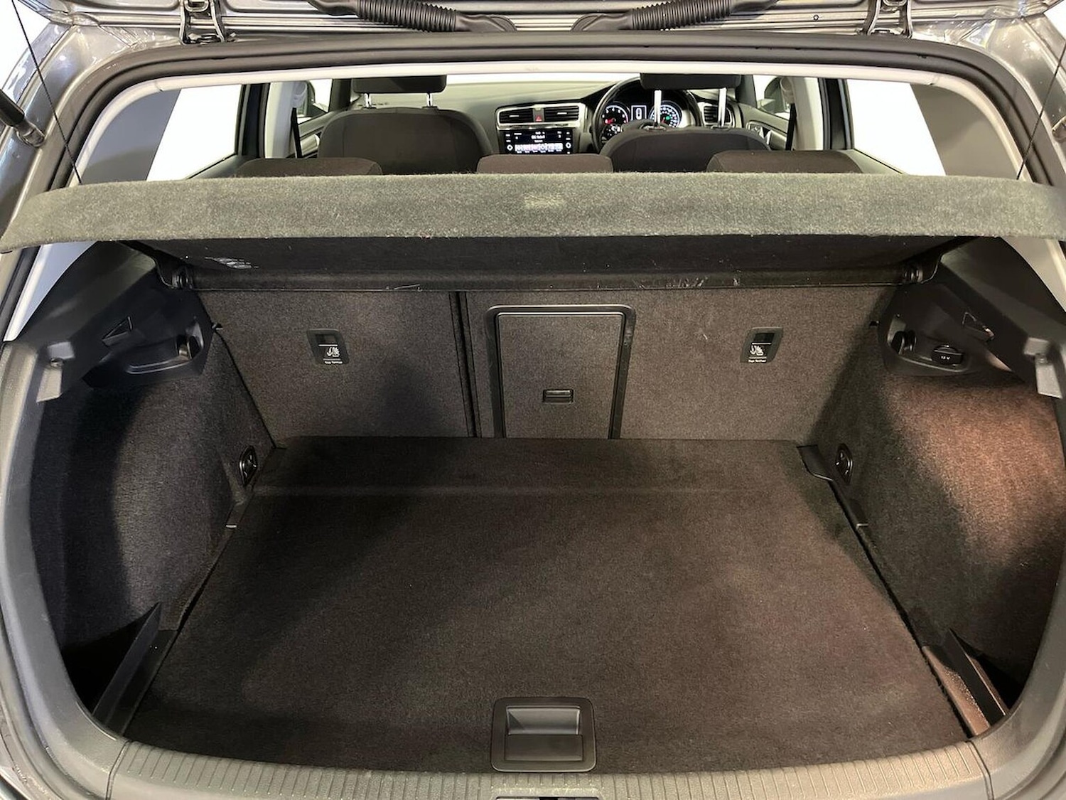 Used Volkswagen Golf 2017 for sale - 76571037: Photo 17