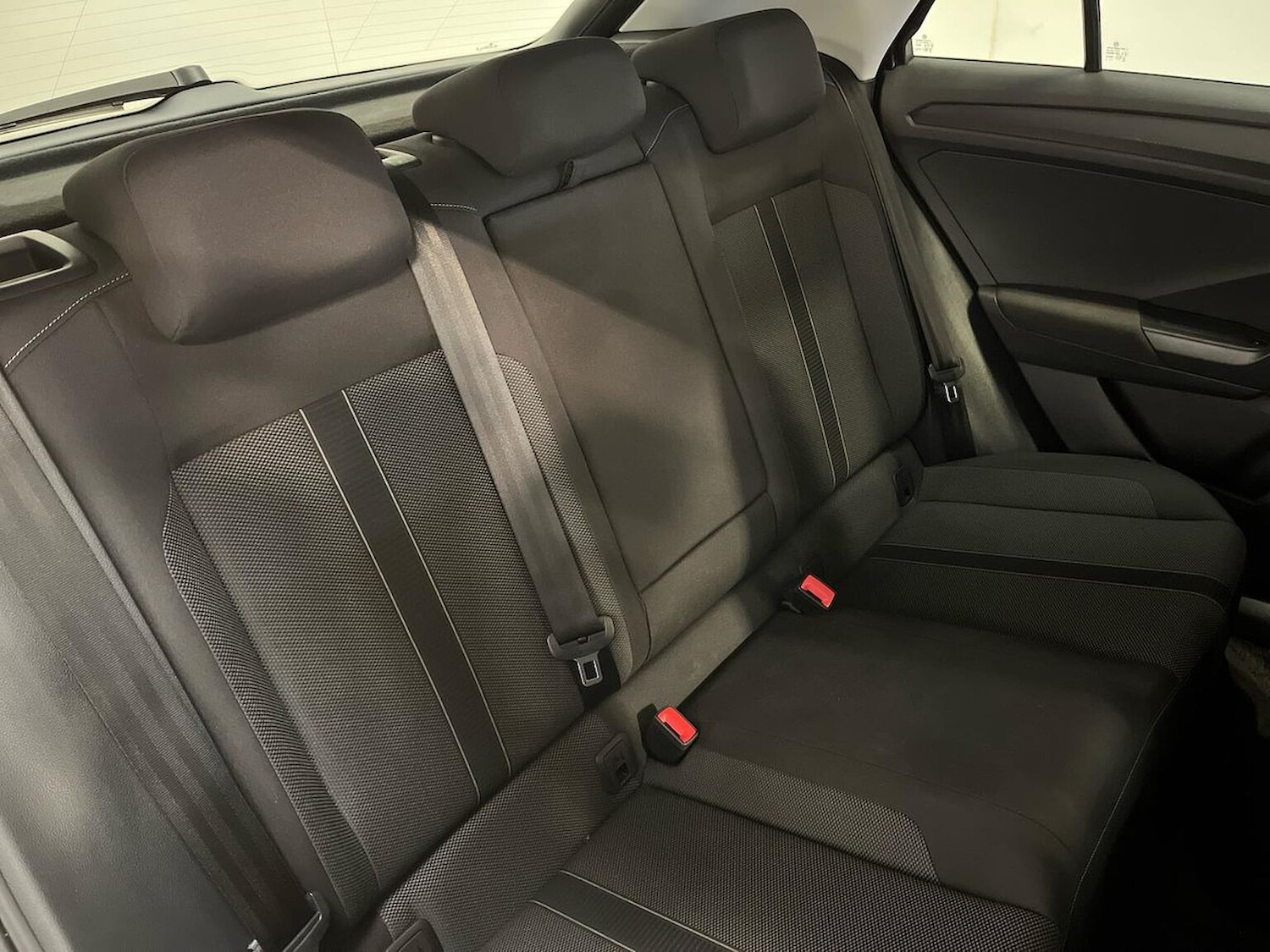 Used Volkswagen T-Roc 2023 for sale - 76478211: Photo 16