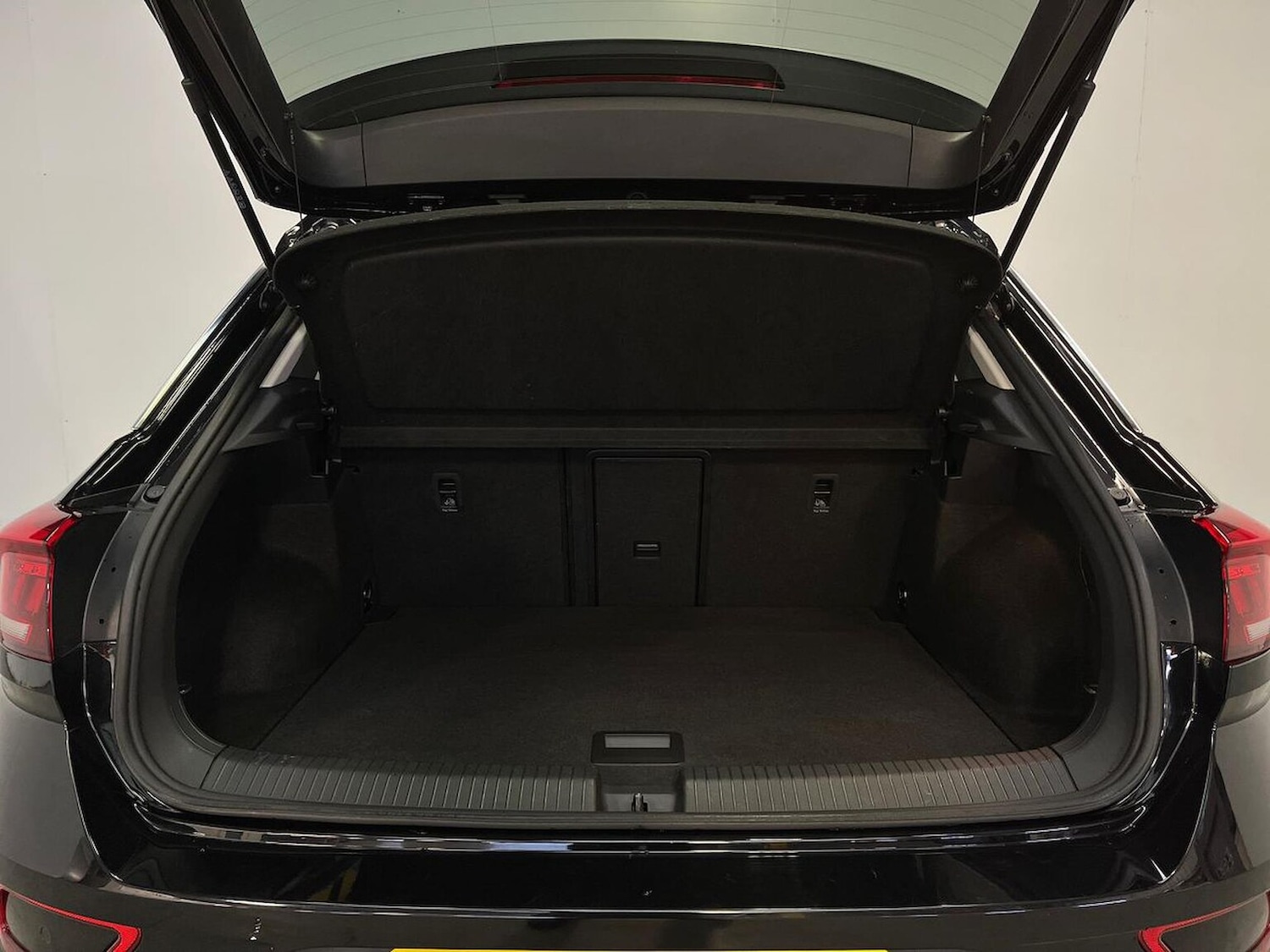 Used Volkswagen T-Roc 2023 for sale - 76478211: Photo 17