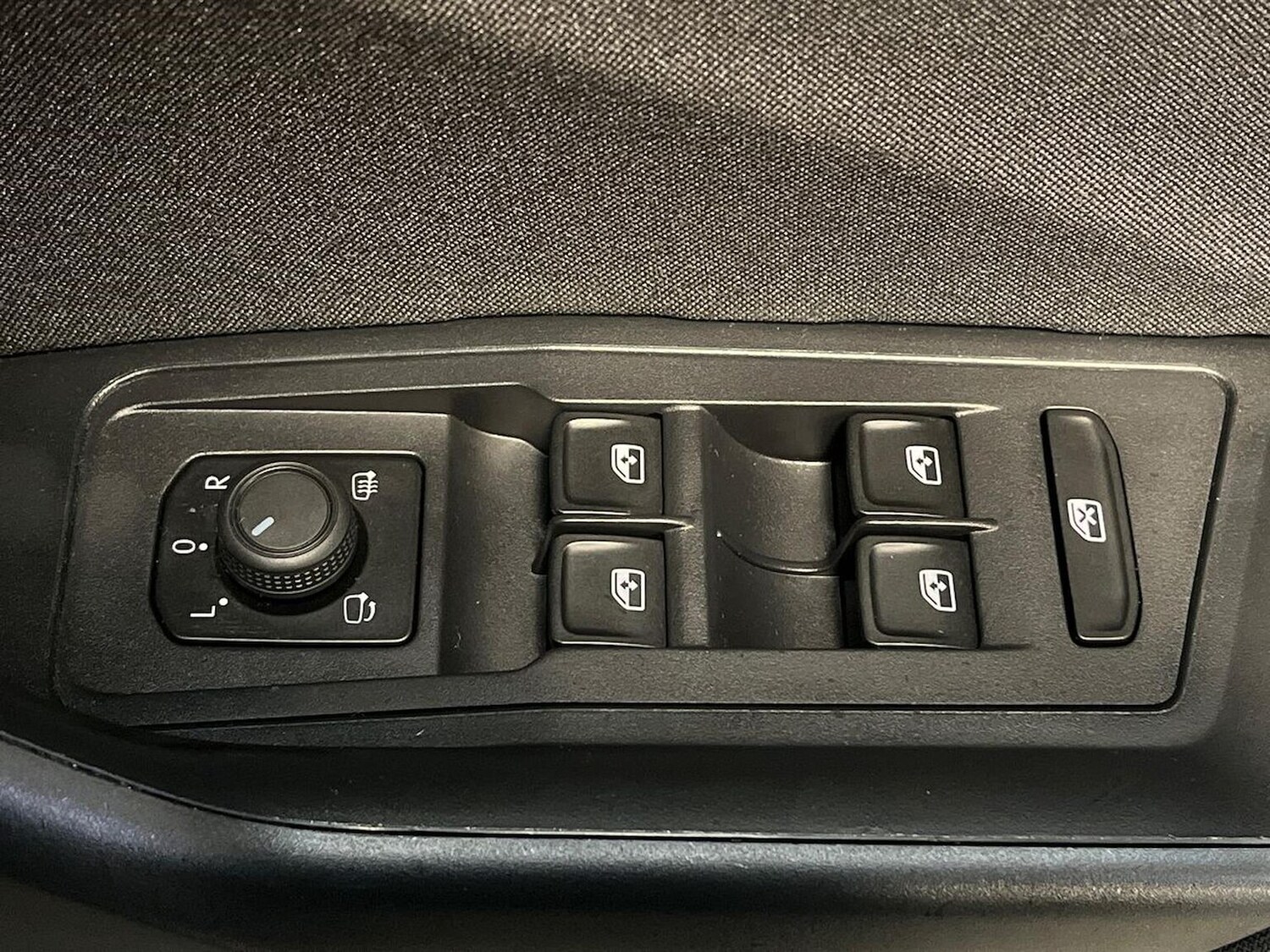 Used Volkswagen T-Roc 2023 for sale - 76478211: Photo 21