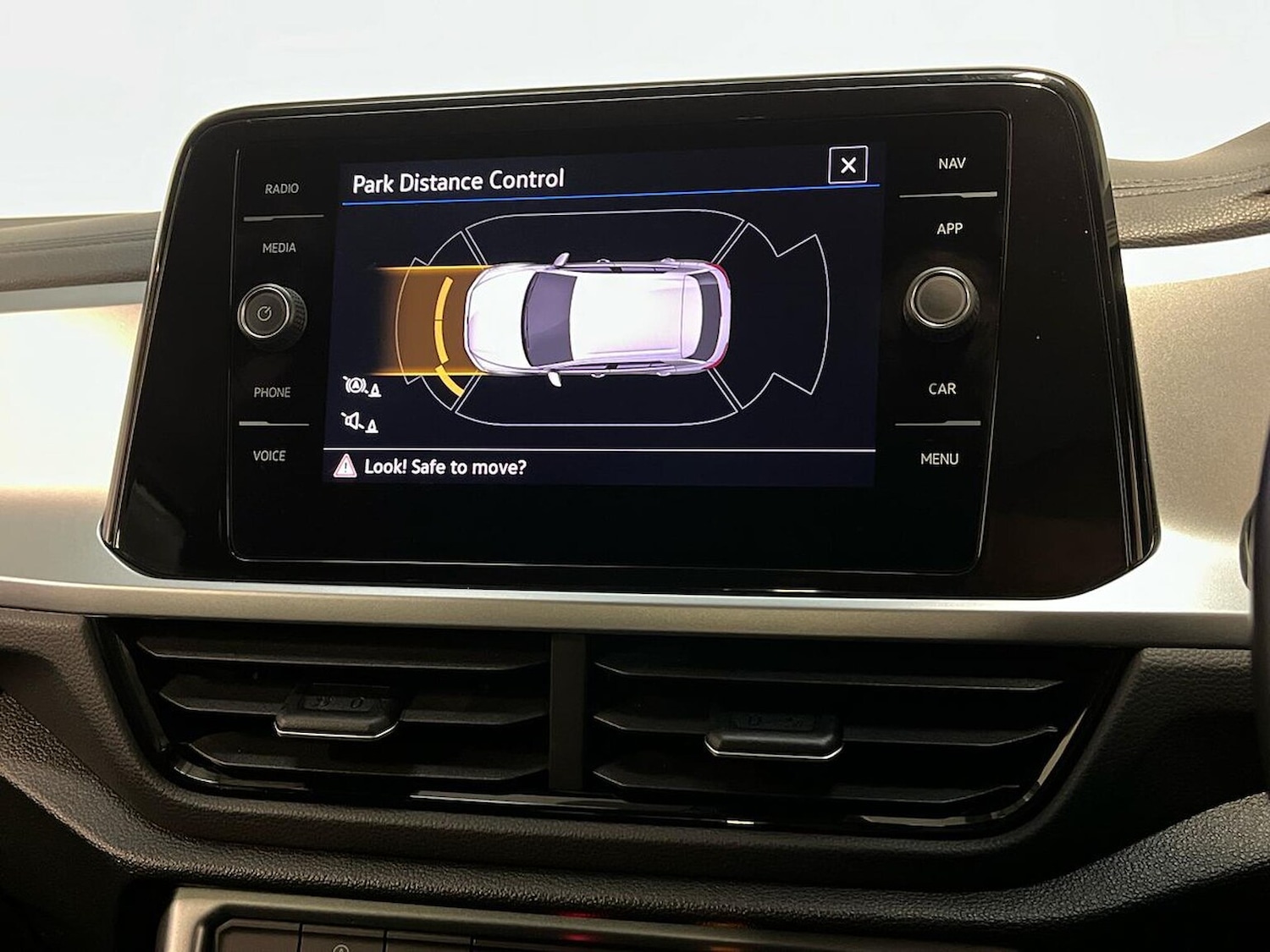 Used Volkswagen T-Roc 2023 for sale - 76478211: Photo 23