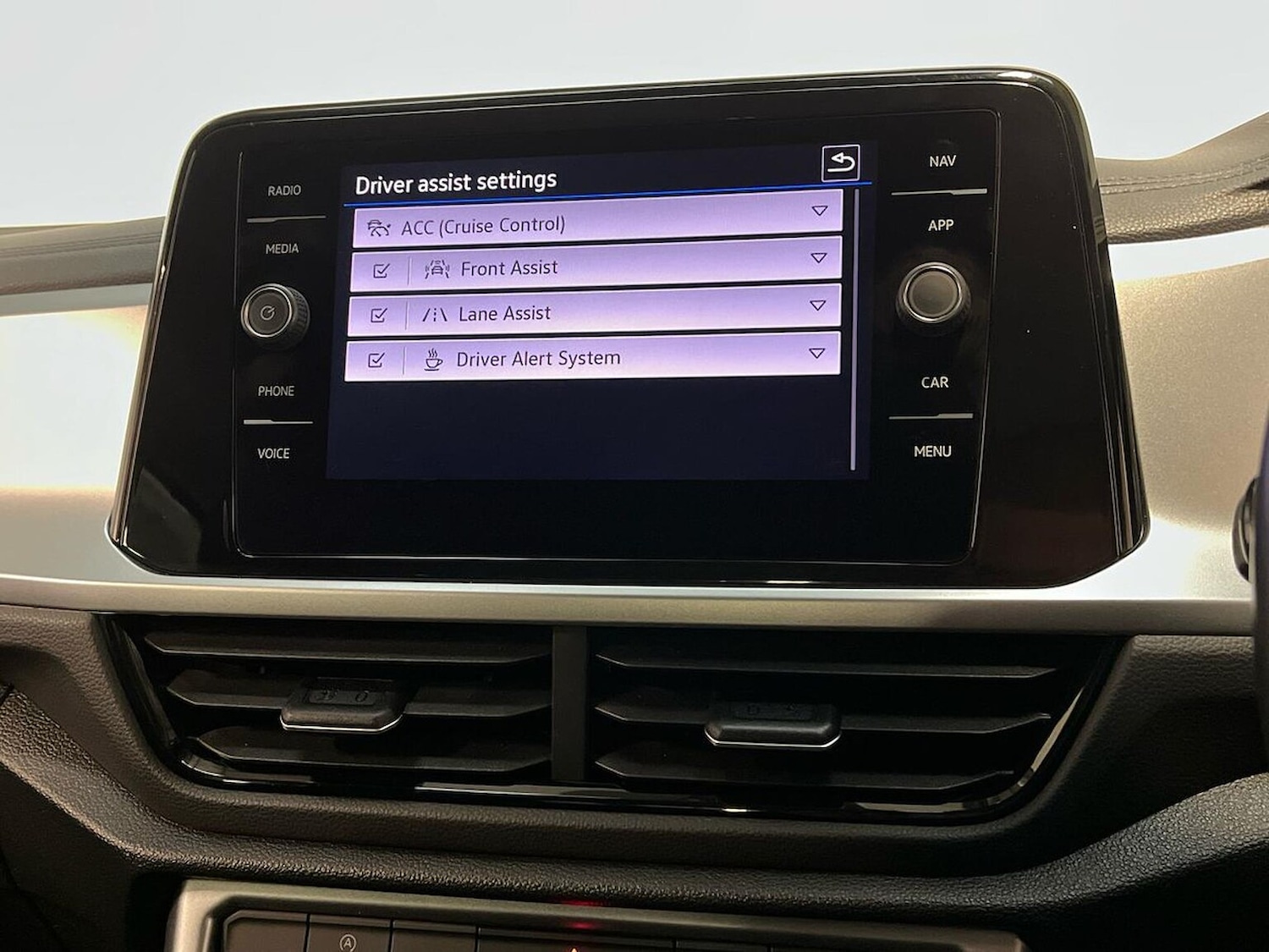 Used Volkswagen T-Roc 2023 for sale - 76478211: Photo 25