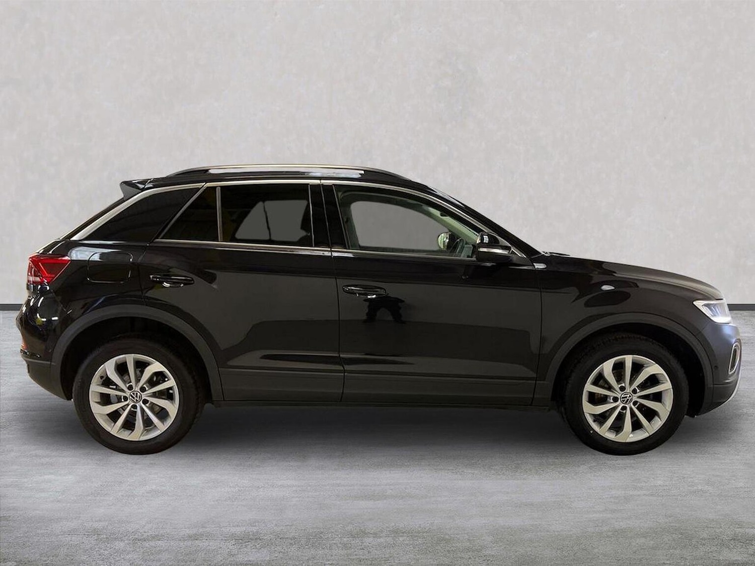 Used Volkswagen T-Roc 2023 for sale - 76478211: Photo 3