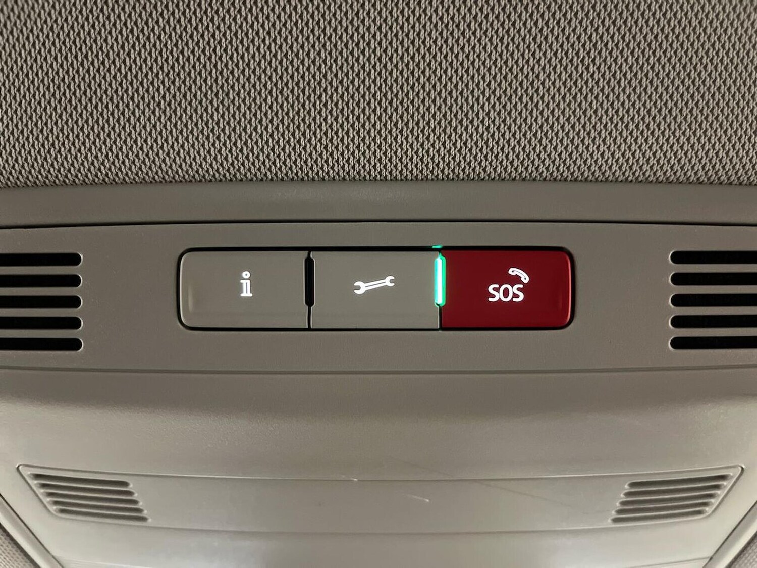 Used Volkswagen T-Roc 2023 for sale - 76478211: Photo 30