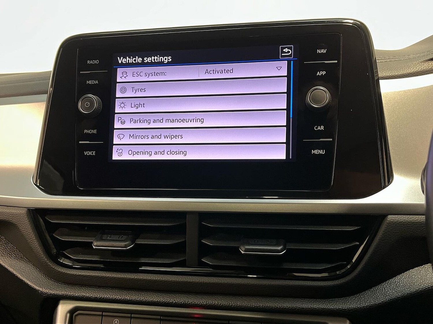 Used Volkswagen T-Roc 2023 for sale - 76478211: Photo 32