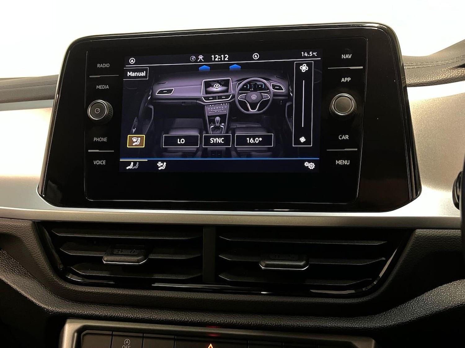 Used Volkswagen T-Roc 2023 for sale - 76478211: Photo 35