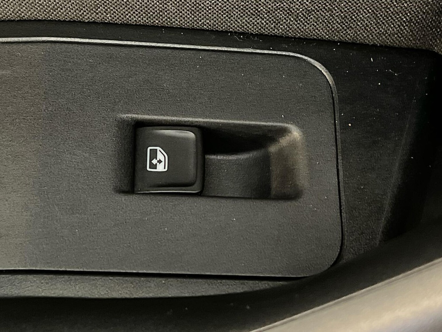 Used Volkswagen T-Roc 2023 for sale - 76478211: Photo 39