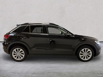 Used Volkswagen T-Roc 2023 for sale - 76478211: Photo