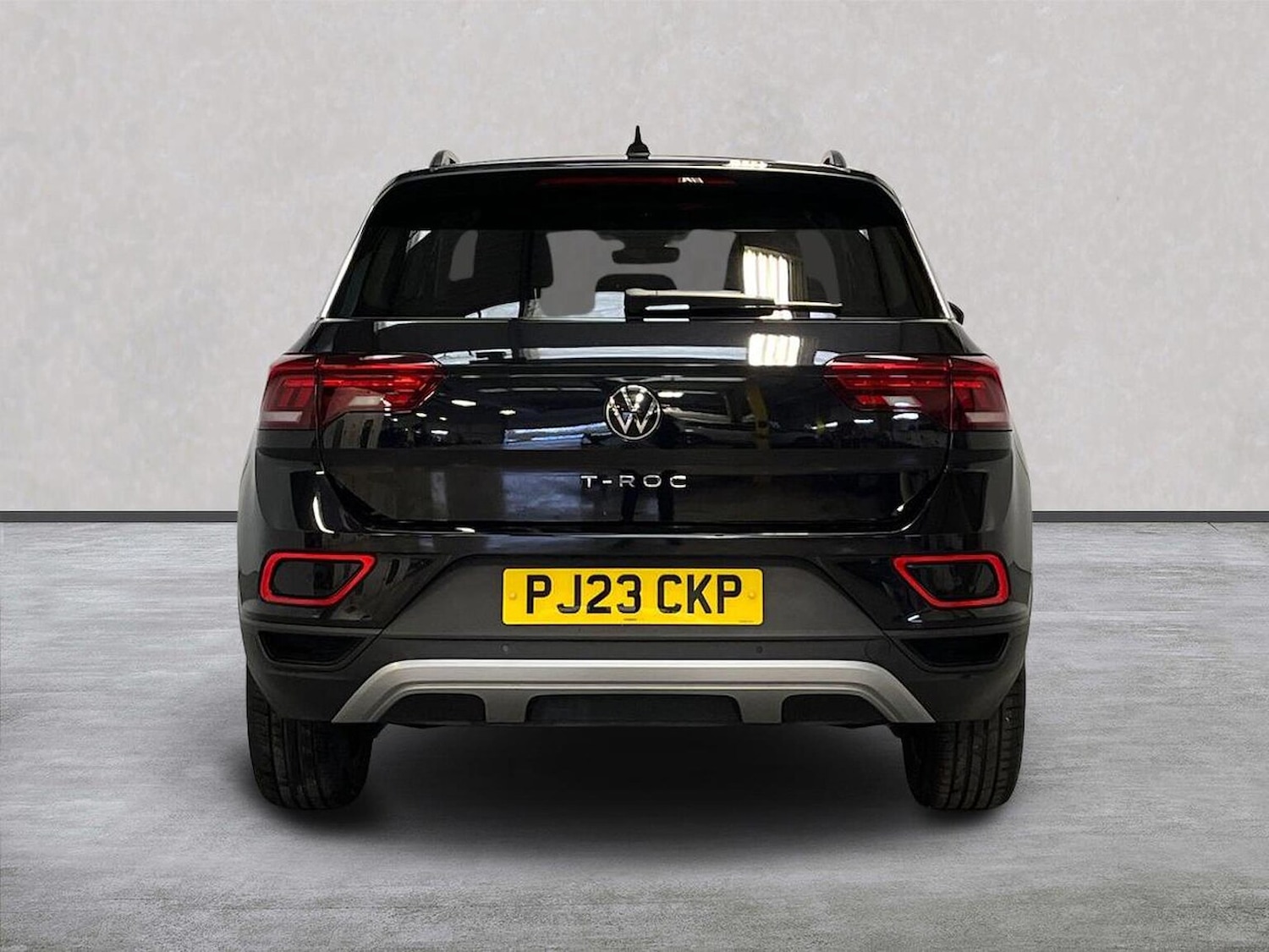 Used Volkswagen T-Roc 2023 for sale - 76478211: Photo 4