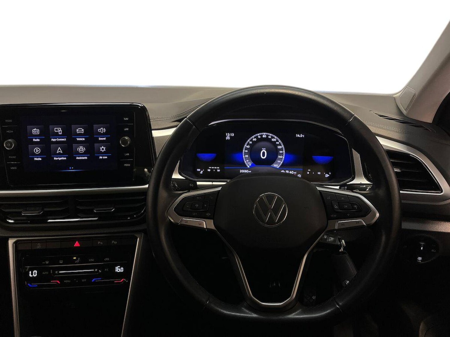 Used Volkswagen T-Roc 2023 for sale - 76478211: Photo 9