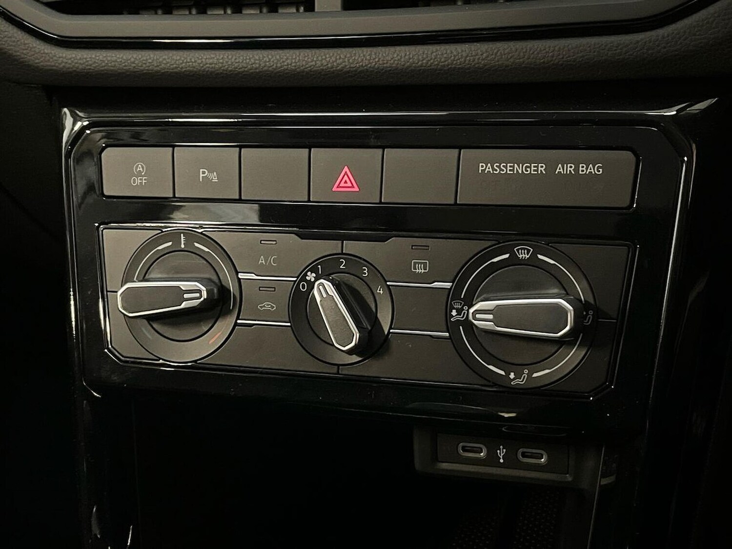 Used Volkswagen T-Cross 2025 for sale - 76288593: Photo 12