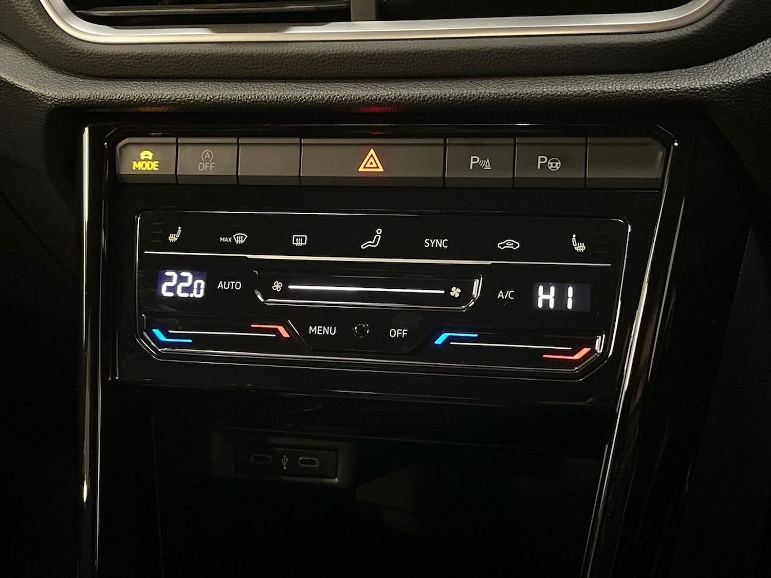Used Volkswagen T-Roc 2022 for sale - 76305373: Photo 12