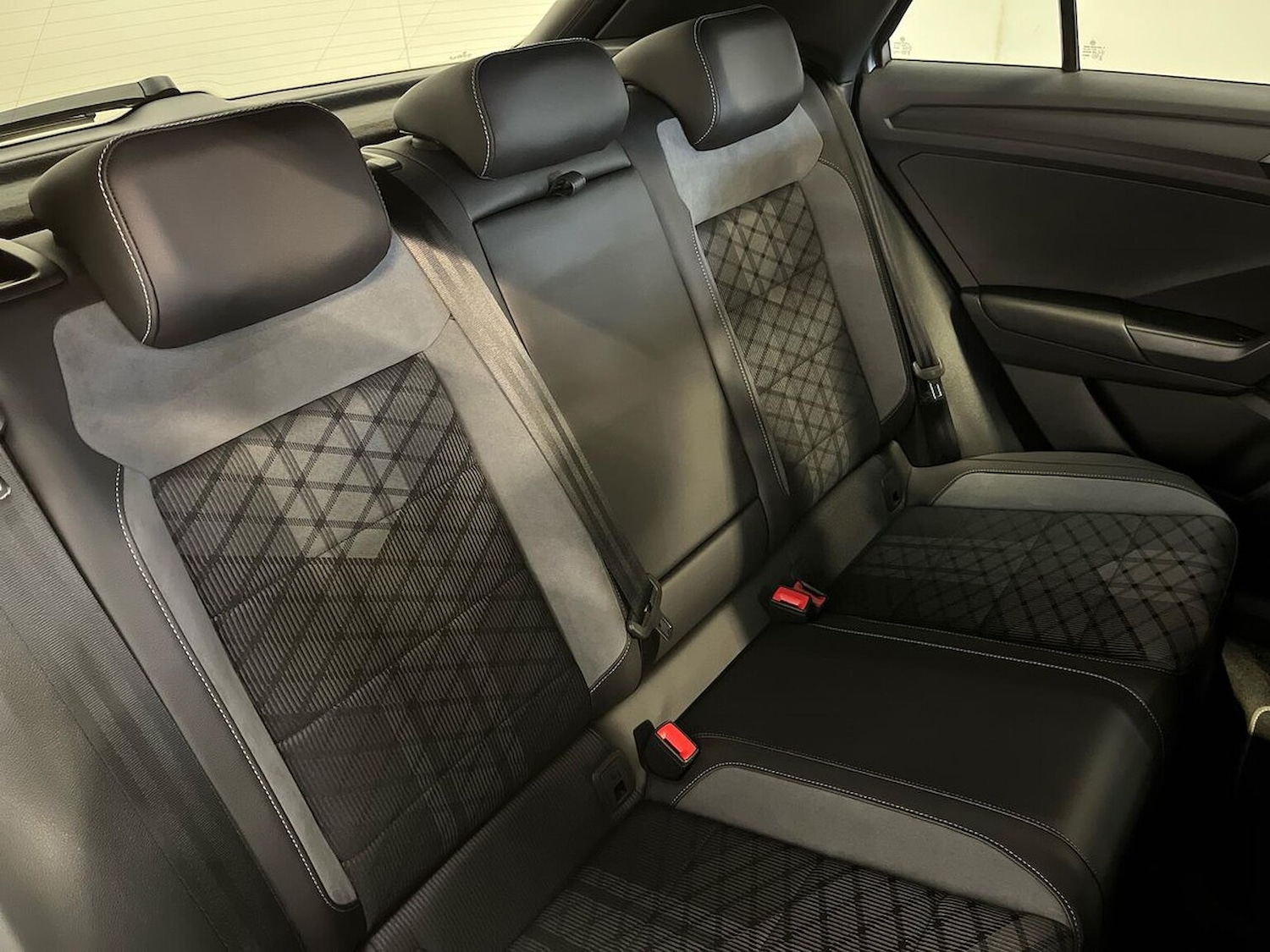 Used Volkswagen T-Roc 2022 for sale - 76305373: Photo 16