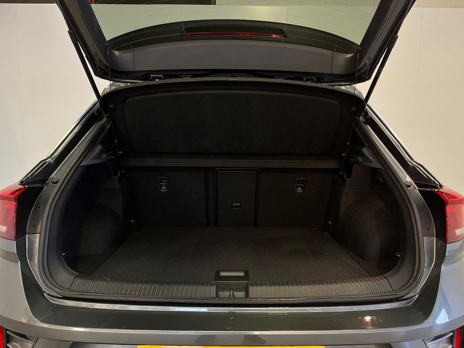 Used Volkswagen T-Roc 2022 for sale - 76305373: Photo 17