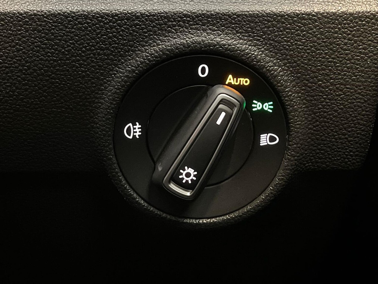 Used Volkswagen T-Roc 2022 for sale - 76305373: Photo 22