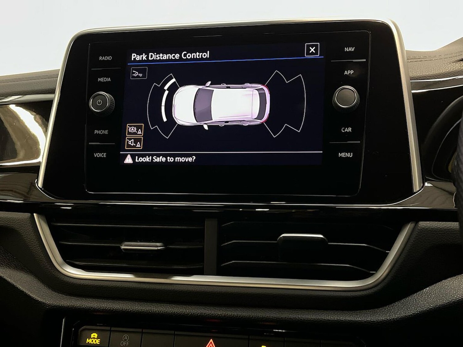 Used Volkswagen T-Roc 2022 for sale - 76305373: Photo 24
