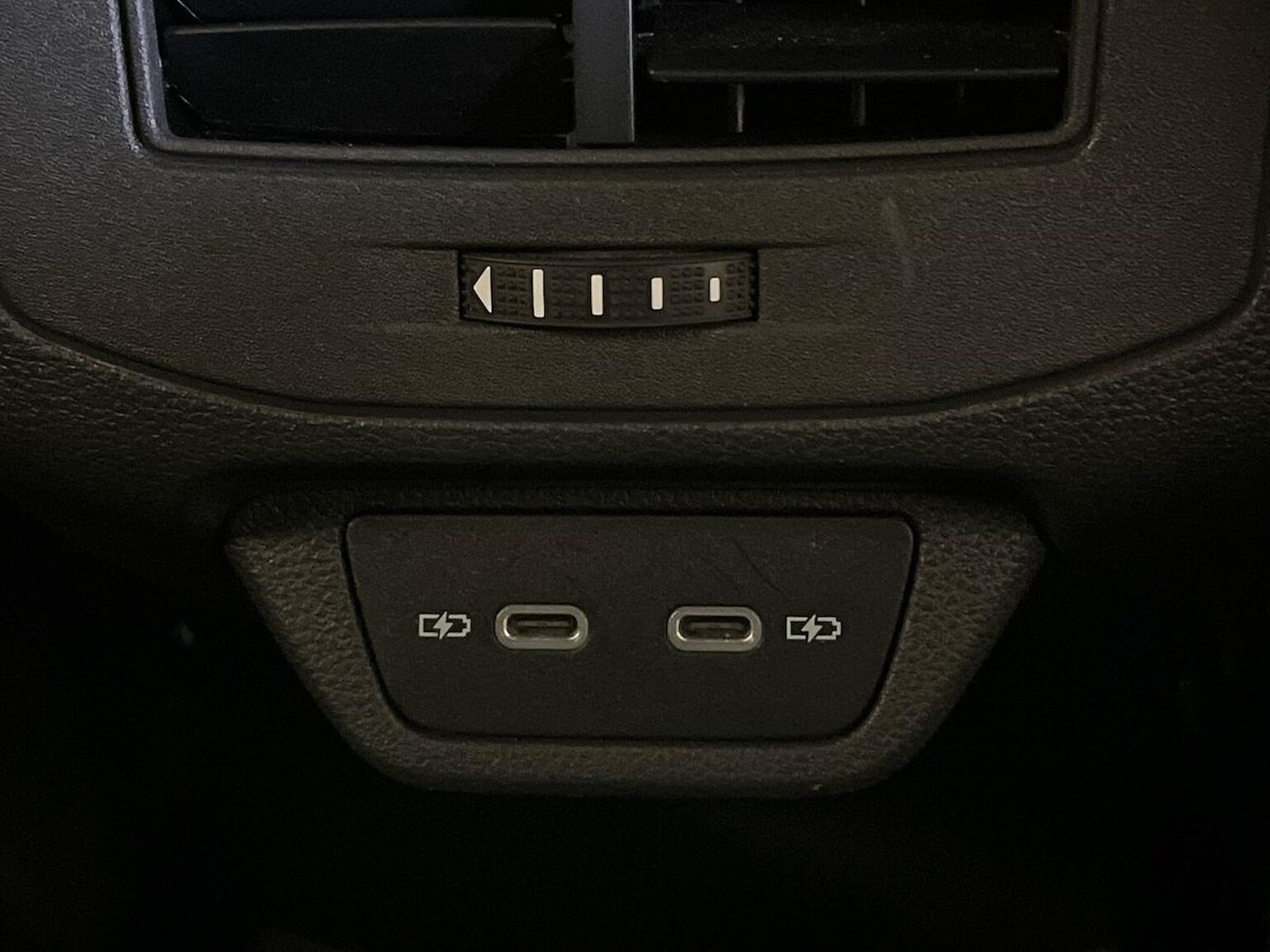 Used Volkswagen T-Roc 2022 for sale - 76305373: Photo 40