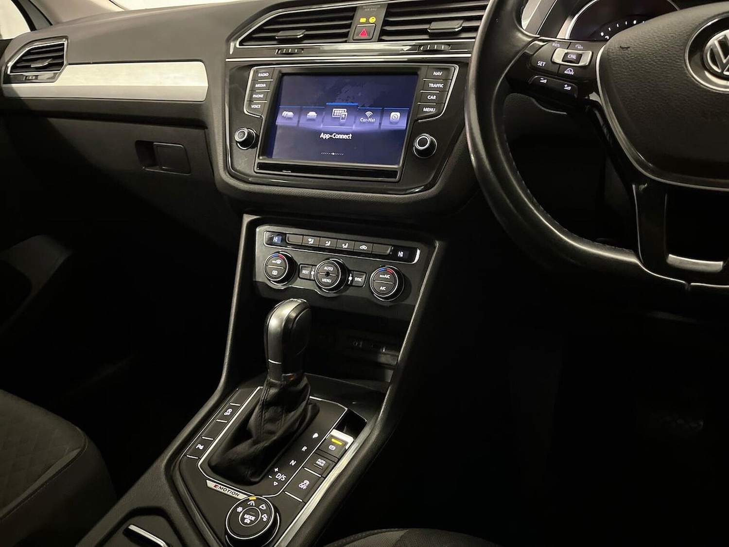 Used Volkswagen Tiguan 2017 for sale - 76706413: Photo 13