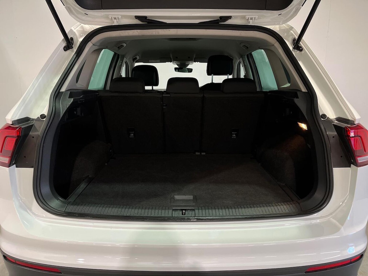 Used Volkswagen Tiguan 2017 for sale - 76706413: Photo 17