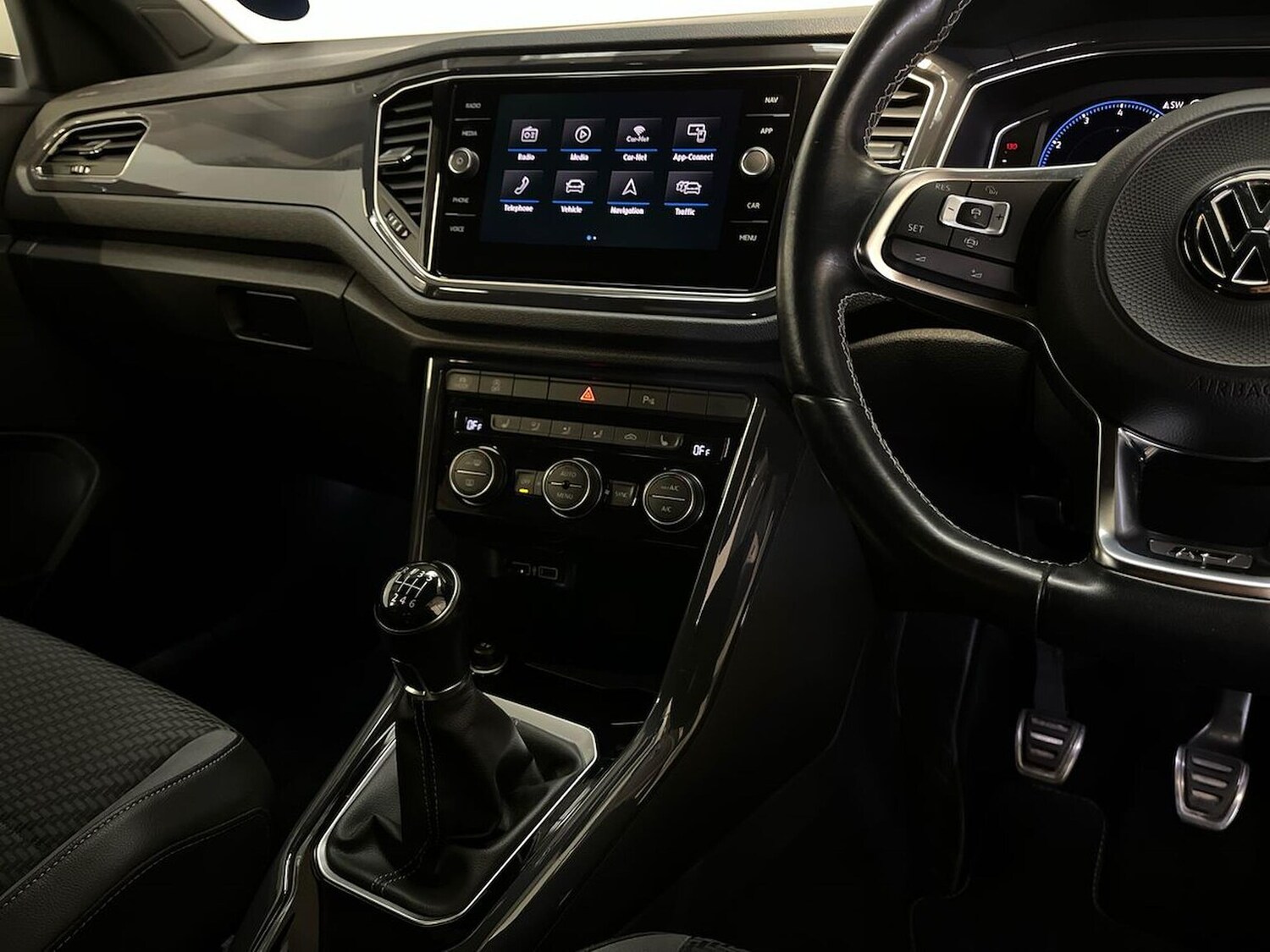 Used Volkswagen T-Roc 2018 for sale - 76232797: Photo 13