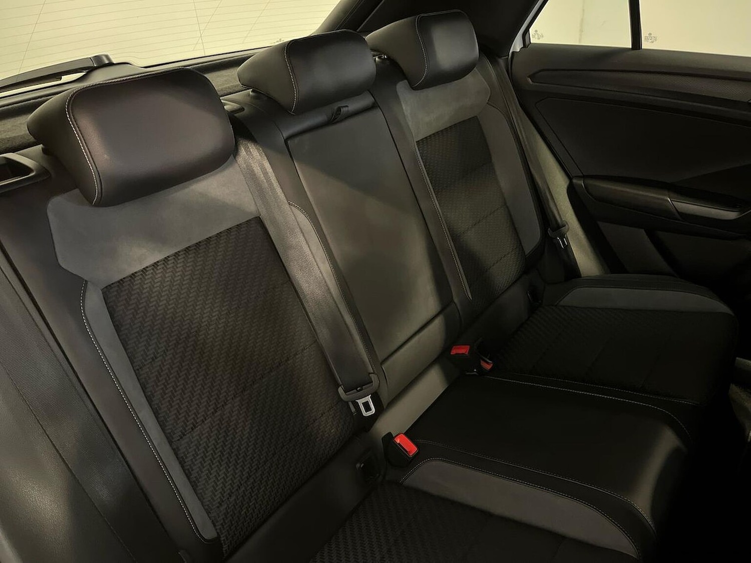 Used Volkswagen T-Roc 2018 for sale - 76232797: Photo 16