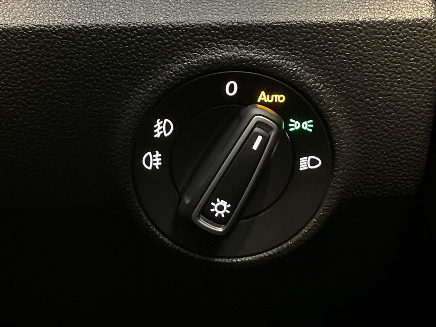 Used Volkswagen T-Roc 2018 for sale - 76232797: Photo 30