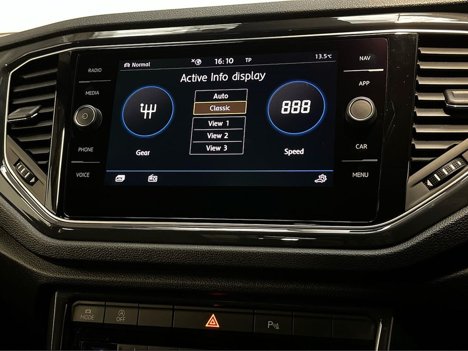 Used Volkswagen T-Roc 2018 for sale - 76232797: Photo 32