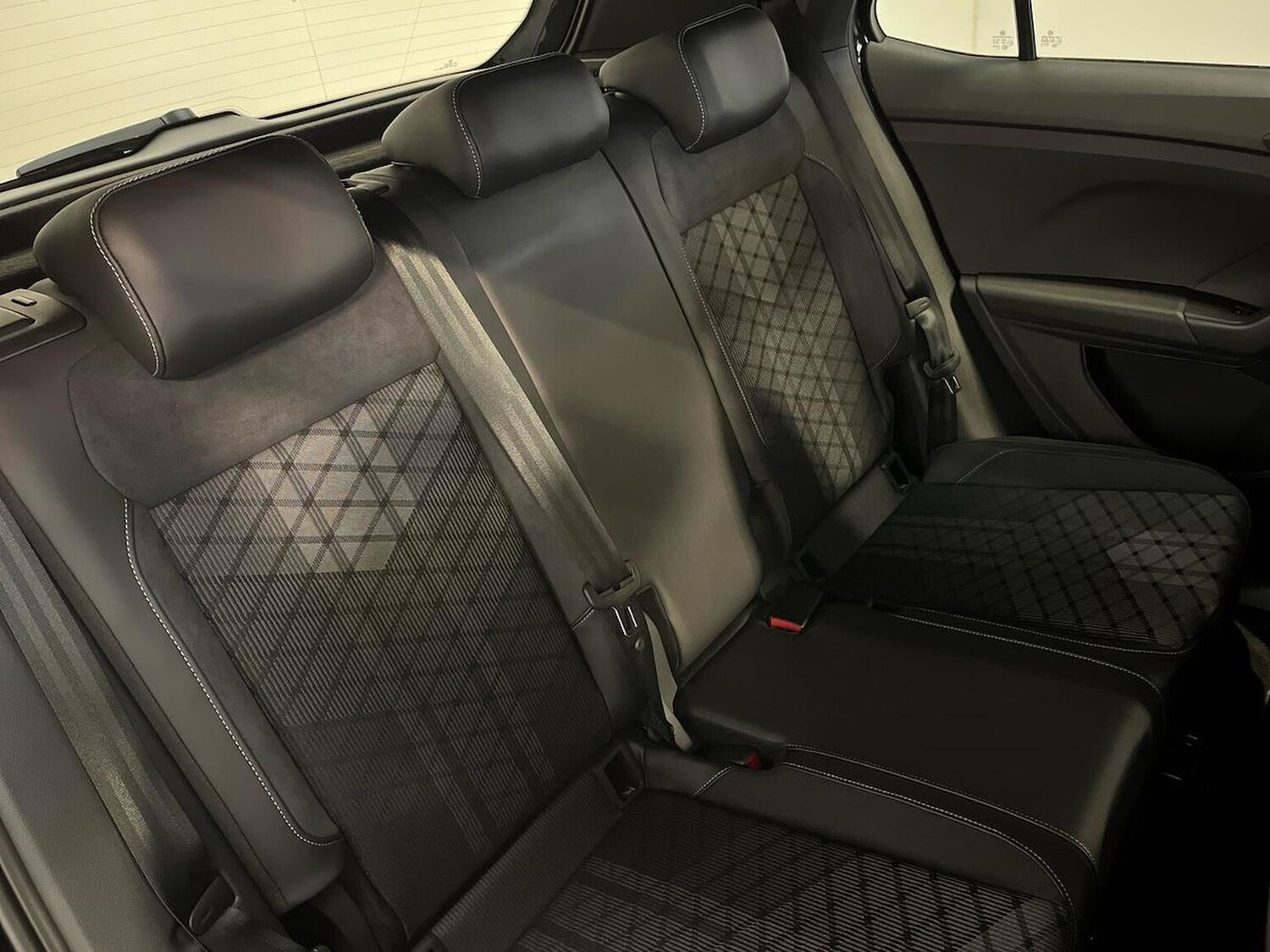 Used Volkswagen T-Cross 2025 for sale - 76288578: Photo 16