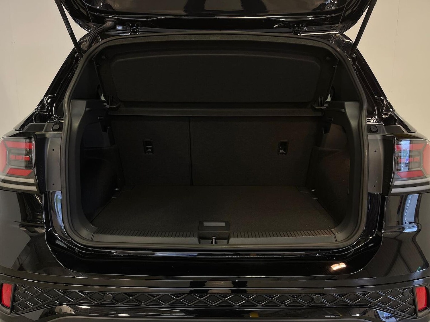 Used Volkswagen T-Cross 2025 for sale - 76288578: Photo 17