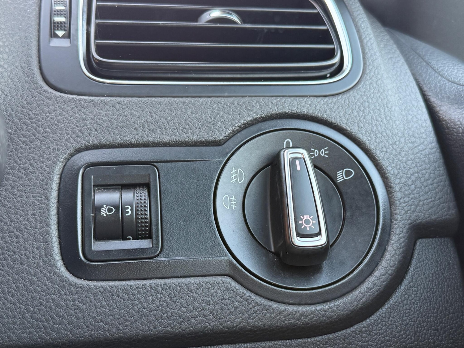 Used Volkswagen Polo 2016 for sale - 76935979: Photo 25